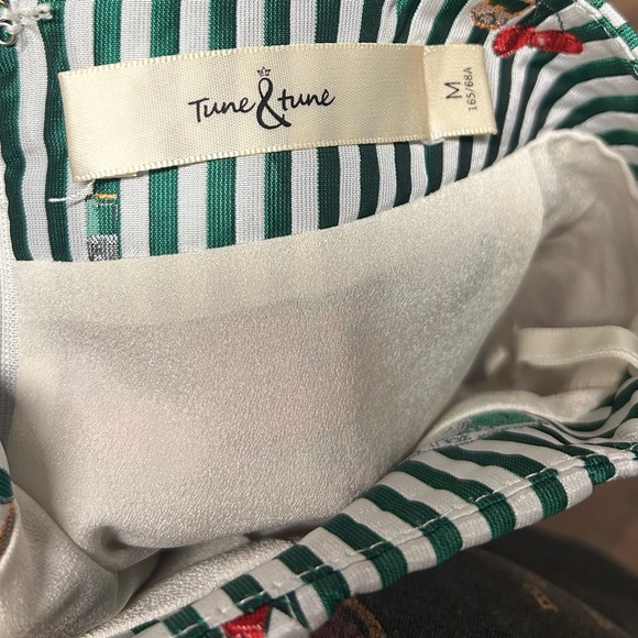 Mini Vintage Pinup Style Shorts / Tune & Tune / Size Medium/ Green & White Strip - Picture 4 of 12